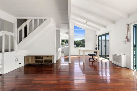 Photo of property in 81 College Road, Northcote, Auckland, 0627