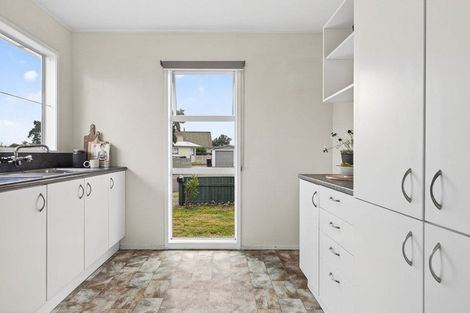 Photo of property in 4 Rhodes Drive, Kelvin Grove, Palmerston North, 4414