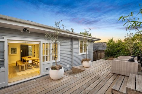 Photo of property in 5 Keystone Avenue, Mount Roskill, Auckland, 1041