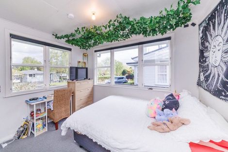 Photo of property in 8 Parkland Crescent, Terrace End, Palmerston North, 4410