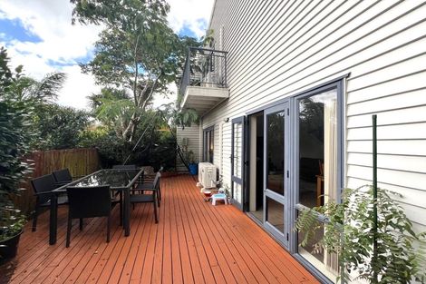 Photo of property in 4/18 Pannill Place, Oteha, Auckland, 0632