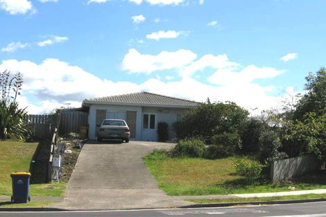 Photo of property in 1/1 Caribbean Drive, Unsworth Heights, Auckland, 0632