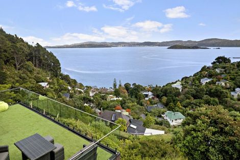 Photo of property in 14 Latham Road, York Bay, Lower Hutt, 5013