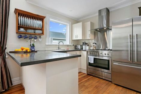 Photo of property in 53 Williams Street, Cambridge, 3434