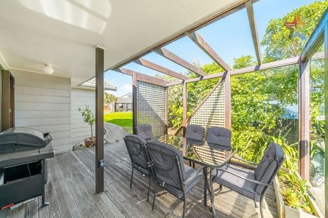 Photo of property in 21 Jasmine Grove, Maungaraki, Lower Hutt, 5010