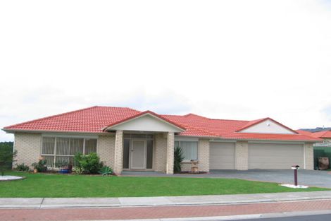 Photo of property in 13 Brittany Drive, Henderson, Auckland, 0612