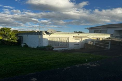 Photo of property in 4 Waimana Road, Conifer Grove, Takanini, 2112