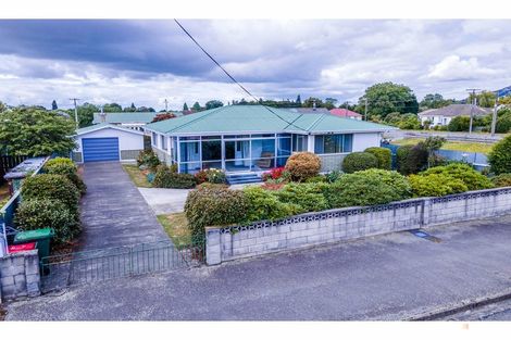 Photo of property in 1 Dixon Street, Waimate, 7924