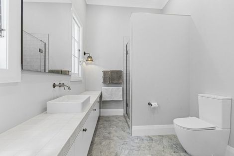 Photo of property in 16 Bracken Street, New Plymouth, 4310