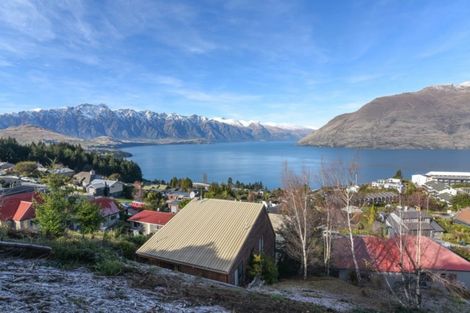 Photo of property in 60b Wynyard Crescent, Fernhill, Queenstown, 9300