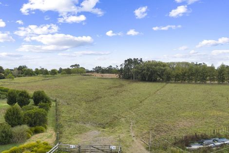 Photo of property in 11 Bobs Way, Dairy Flat, 0792