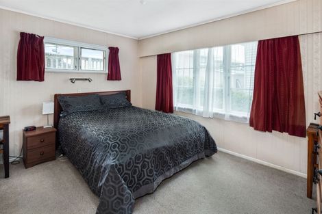 Photo of property in 103 Kenmore Street, Newlands, Wellington, 6037