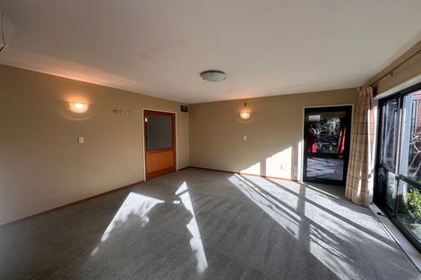 Photo of property in 2 Yarrum Lane, Avonhead, Christchurch, 8042