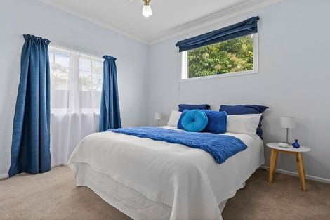 Photo of property in 11 Craigbank Avenue, New Lynn, Auckland, 0600