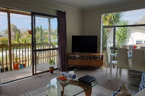 Photo of property in 24 Tamahere Drive, Glenfield, Auckland, 0629