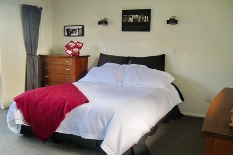 Photo of property in 5 Chartwell Drive, Eltham, 4322