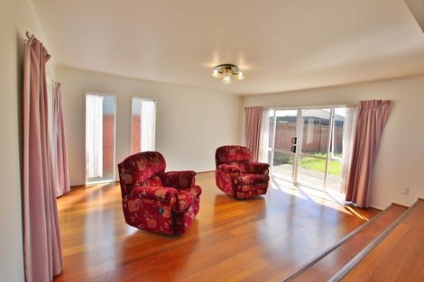 Photo of property in 436 Roscommon Road, Clendon Park, Auckland, 2103