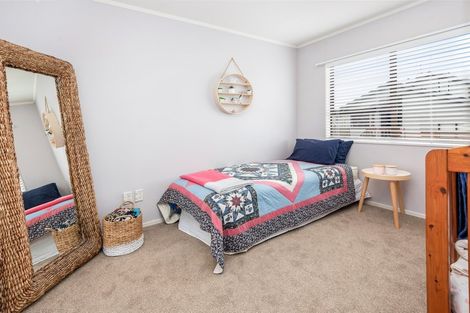 Photo of property in 23 Cumbrian Place, Conifer Grove, Takanini, 2112