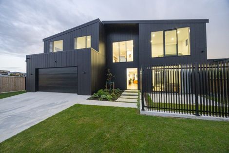 Photo of property in 5 Edenmore Terrace, Fitzherbert, Palmerston North, 4410