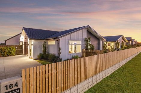 Photo of property in 164 Te Okuroa Drive, Papamoa, 3118