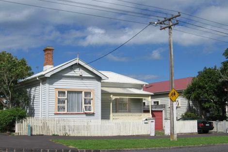 Photo of property in 114 Victoria Road, Devonport, Auckland, 0624