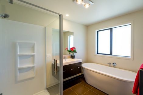 Photo of property in 10 Honeyfield Drive, Whalers Gate, New Plymouth, 4310