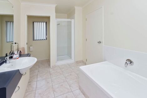 Photo of property in 18 Navan Place, Dannemora, Auckland, 2016