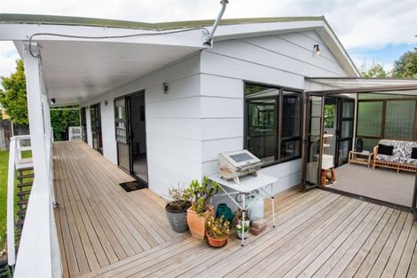 Photo of property in 834b Whangaparaoa Road, Manly, Whangaparaoa, 0930