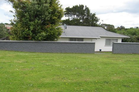 Photo of property in 52 Peverill Crescent, Papatoetoe, Auckland, 2025