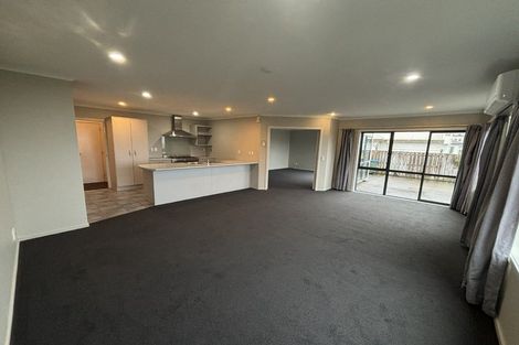 Photo of property in 7 Greenstone Place, Aotea, Porirua, 5024