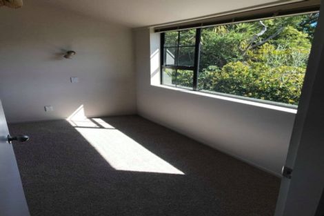Photo of property in 2/136 Karori Road, Karori, Wellington, 6012