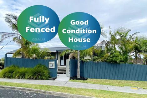 Photo of property in 11 Sumich Place, West Harbour, Auckland, 0618
