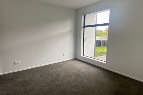 Photo of property in 16 Tuputupu Drive, Kumeu, 0810