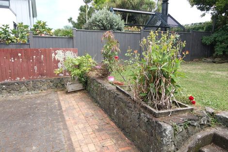Photo of property in 14 Massey Avenue, Greenlane, Auckland, 1061