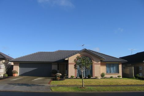 Photo of property in 58 Thornbury Crescent, East Tamaki Heights, Auckland, 2016