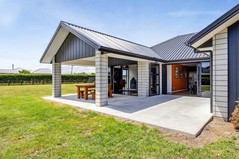 Photo of property in 405 Ketemarae Road, Normanby, Hawera, 4675