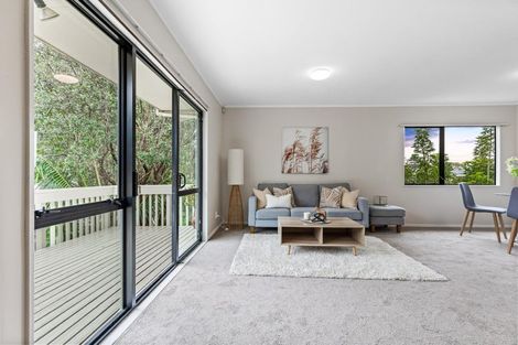 Photo of property in 3 Fernhaven Place, Massey, Auckland, 0614