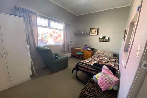 Photo of property in 129 Bridge Street, Eltham, 4322