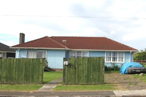 Photo of property in 3 Glen Marine Parade, Glendene, Auckland, 0602