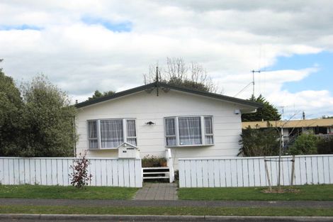 Photo of property in 79 Resolution Road, Welcome Bay, Tauranga, 3112