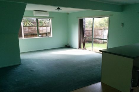 Photo of property in 19 Caspian Close, New Lynn, Auckland, 0600