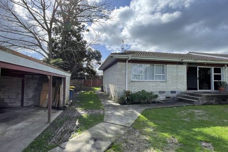 Photo of property in 2/30 Mcleod Road, Henderson, Auckland, 0612