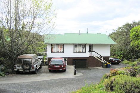 Photo of property in 15 Raroa Terrace, Waiatarua, Auckland, 0604