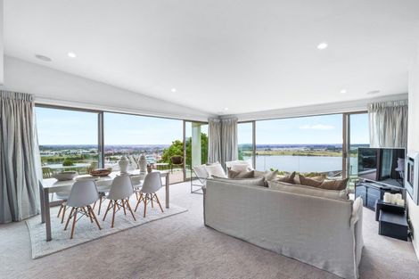 Photo of property in 320 Cannon Hill Crescent, Mount Pleasant, Christchurch, 8081