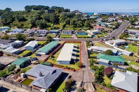 Photo of property in 26 Simons Street, Moturoa, New Plymouth, 4310