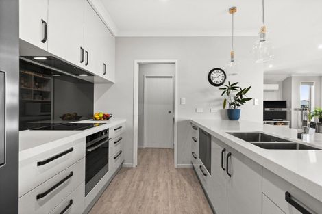 Photo of property in 18 Ruakituri Place, Te Awa, Napier, 4110