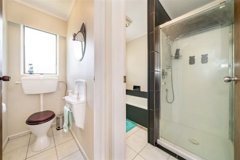 Photo of property in 30 Larchmont Grove, Totara Park, Upper Hutt, 5018