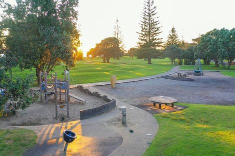 Photo of property in 7 Headsail Drive, Long Bay, Auckland, 0630