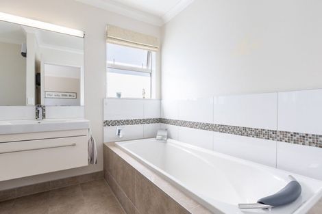 Photo of property in 26 Otupoa Way, Paraparaumu, 5032