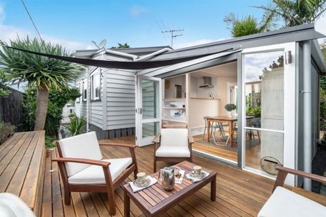 Photo of property in 1/34 Gladstone Road, Northcote, Auckland, 0627